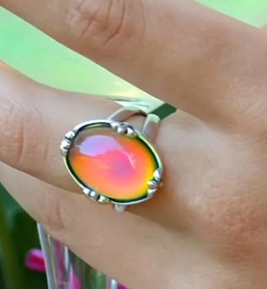Fleur-de-lis Design Band - Boho Style Mood Stone - Color Changing Ring - High Quality Stainless Steel - Statement Ring for Women- Nostalgic
